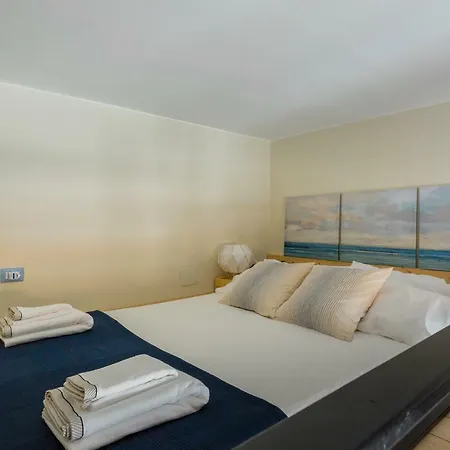 Lägenhet Kalea Avola